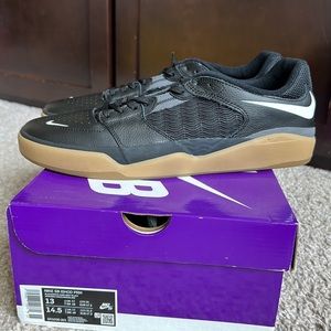 New men’s Nike SV ISHOD PRM size 13